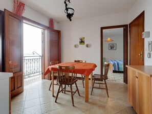 Dining - Sea-view Apartment in Castellammare Del Golfo near Center (Castellammare del Golfo)