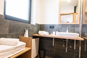 Apartment | Bathroom
