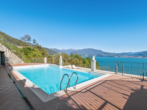 Pool - Residential Complex With Panoramic Views and Pool (Oggebbio)