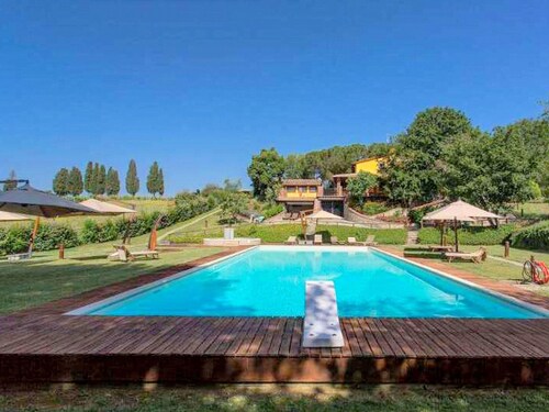 Cottage in Tuscany With Pool & Sauna