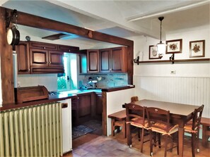 House | Private kitchen | Fridge, oven