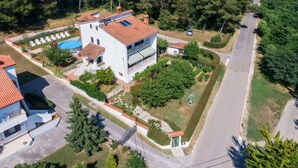 Unclassified image, 3 of 38, button - Pleasant Holiday Home in Porec With Swimming Pool (Porec)