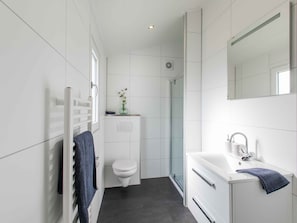 Shower - Luxurious Chalet With Jacuzzi, Close to De Veluwe (Lunteren)