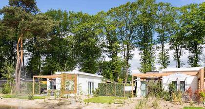 Luxury Chalet with Sauna & Hot Tub near De Veluwe