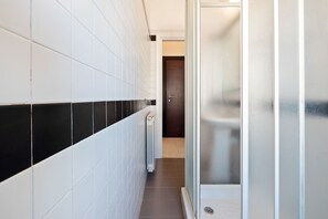 Apartment | Bathroom