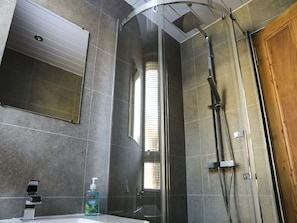 Shower, towels