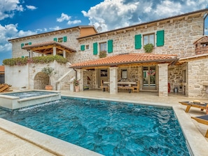 Exterior - Renovated Stone Villa in Istrian Style With Private Pool and Whirlpool for 12 People (Sveti Lovrec)