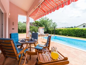 Balcony - Detached Villa With Private Swimming Pool for 5 People Near the Sea (Porec)