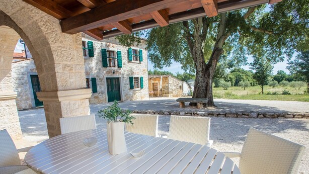 Unclassified image, 1 of 40, button - Villa Consisting of Two Houses, Private Pool and Fenced Area Near Porec (Porec)