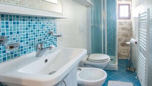 Bathroom - Villa Consisting of Two Houses, Private Pool and Fenced Area Near Porec (Porec)