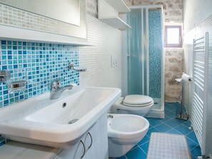 Shower, towels