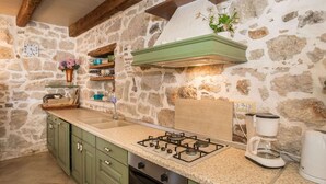 Private kitchen - Villa Consisting of Two Houses, Private Pool and Fenced Area Near Porec (Porec)