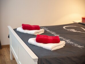 2 bedrooms, bed sheets - Very Well Maintained Holiday Home with Private Garden & Outdoor Hot Tub (Porec)