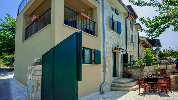 Unclassified image, 1 of 37, button - Vibrant Cottage With Fenced Garden and Pool Near Porec and Beach (Porec)