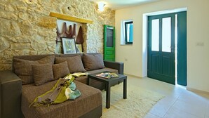 Unclassified image, 5 of 37, button - Vibrant Cottage With Fenced Garden and Pool Near Porec and Beach (Porec)