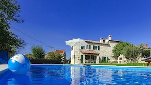 Unclassified image, 2 of 39, button - Gorgeous Villa in Barat With Sauna (Kanfanar)
