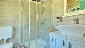 Shower, towels