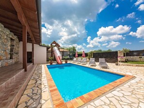 Outdoor pool - Perfect for Children, Garden With Pool, Playground and Walk in Whirlpool (Tinjan)