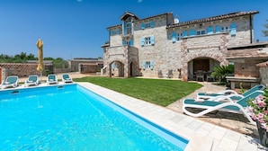 Exterior - Splendid Villa in Sveti Lovrec With Swimming Pool (Porec)