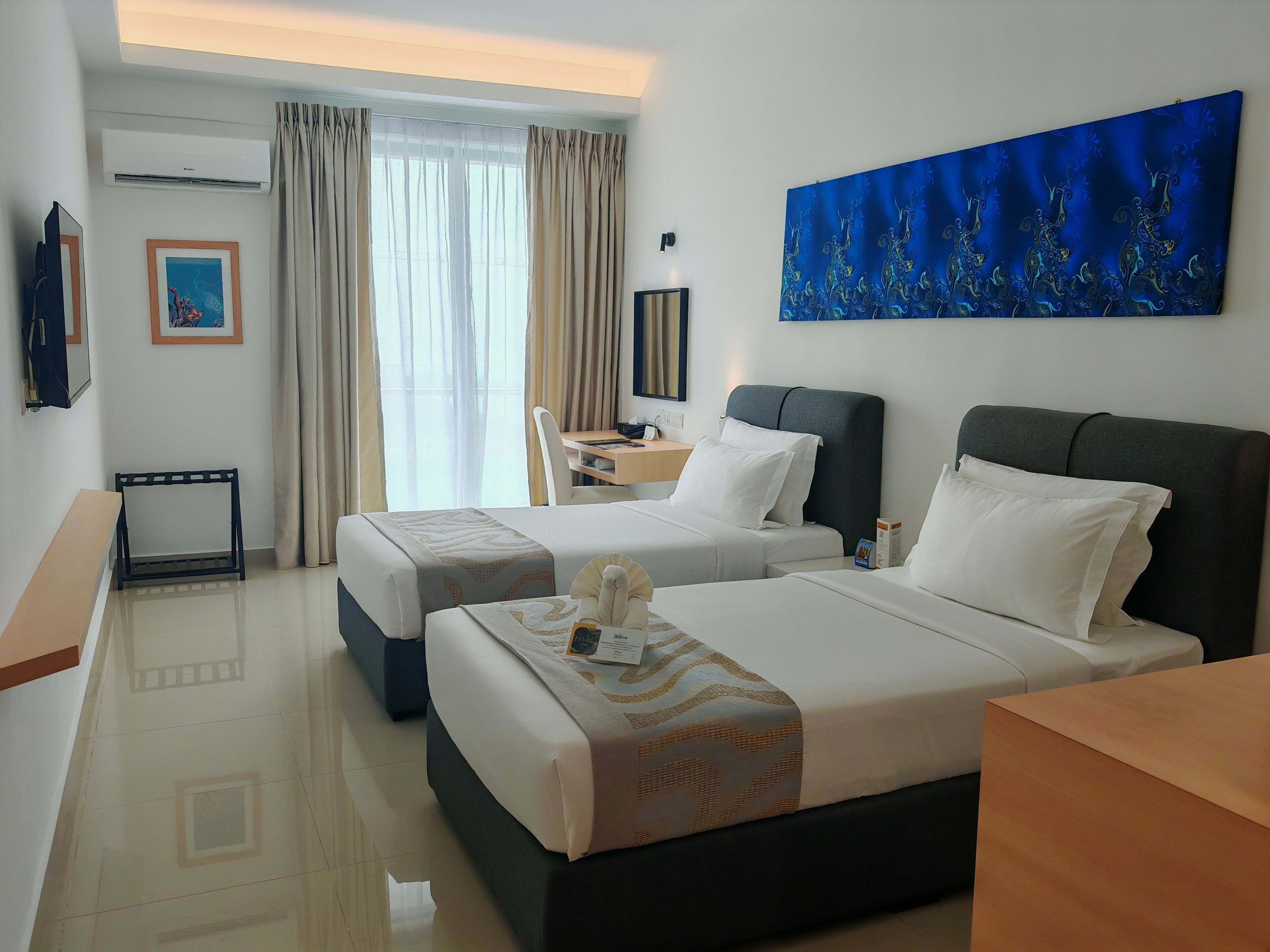 高级双床房 | 办公桌、免费 WiFi、床单