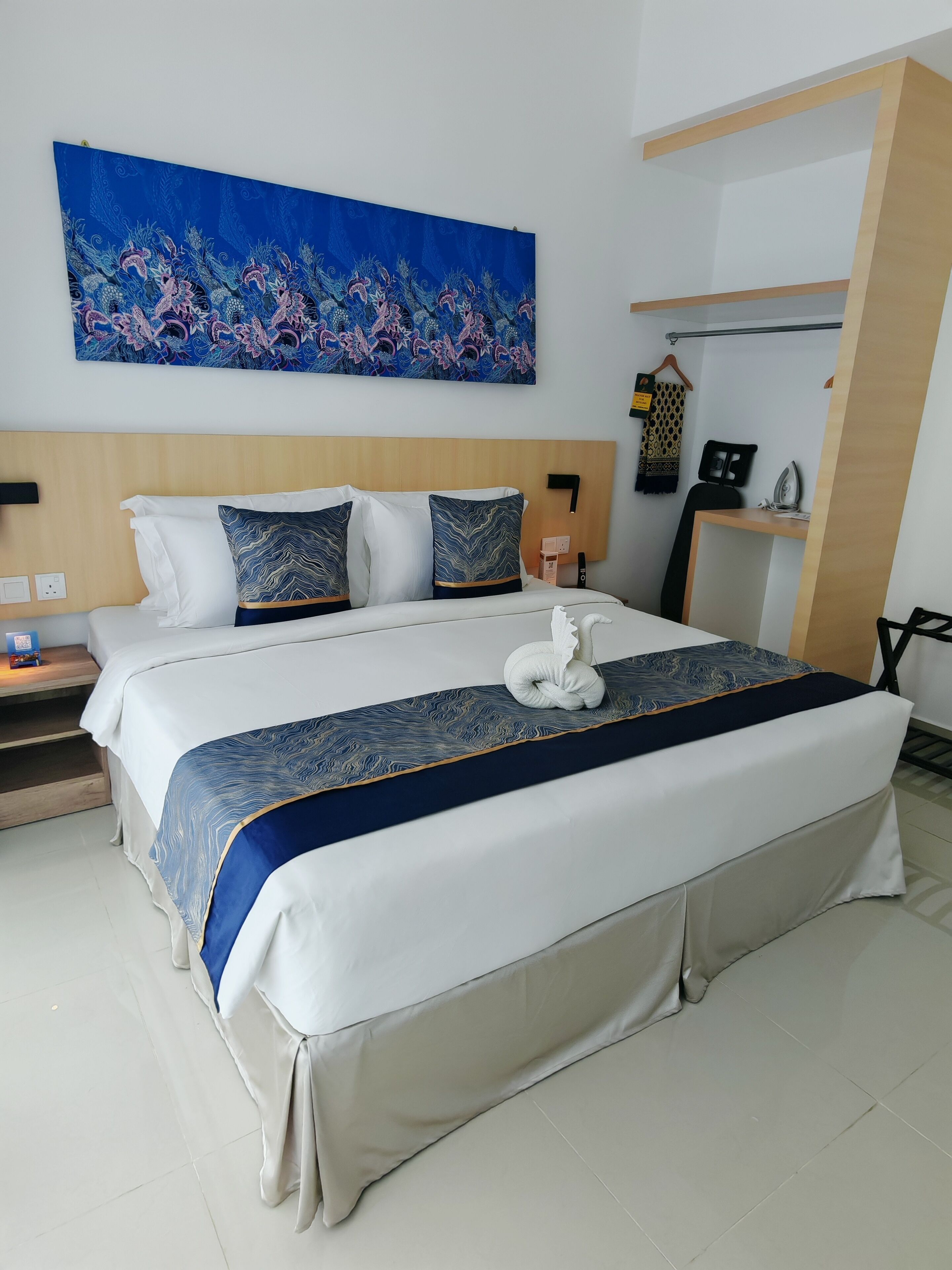 デラックス ダブルルーム | デスク、WiFi (無料)、ベッドシーツ