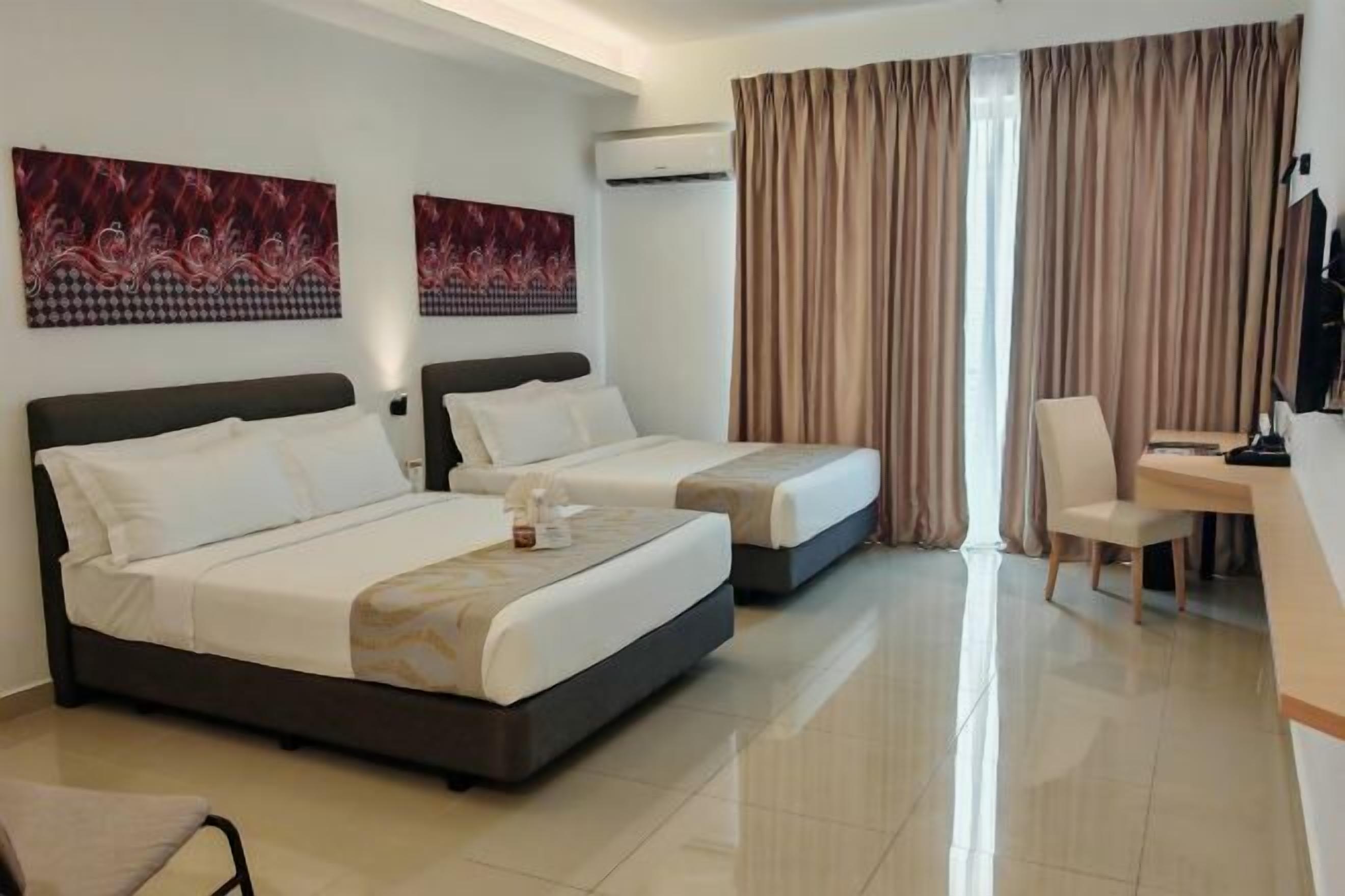 โต๊ะทำงาน, Wi-Fi ฟรี, ผ้าปูที่นอน