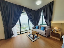 Premier Studio Suite | City view