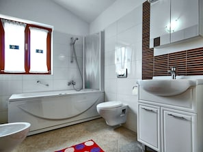 Shower, towels