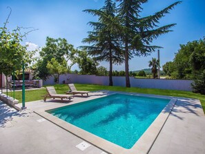 Outdoor pool - Lovely Holiday Home with Fenced Garden & Private Swimming Pool near Porec (Porec)