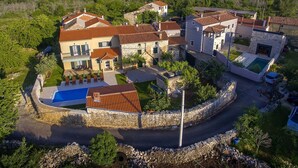 Exterior - Beautiful Villa With Swimming Pool in Baderna (Porec)