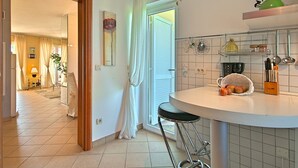 Coffee/tea maker, fridge, microwave, oven - Beautiful Villa With Covered Terrace and Pool Near the Resort Town of Porec (Tar-Vabriga)