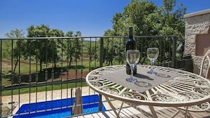 Balcony - Luxury Villa in Fuškulin with Swimming Pool & Hot Tub (Porec)