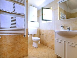 Shower, towels
