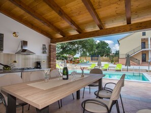 Balcony - Picturesque Holiday Home in Vižinada With Swimming Pool (Vizinada)