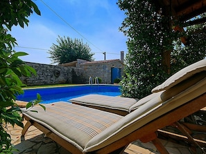 Outdoor pool - Charming House With Private Pool and Fenced Garden, Near Porec and Beach (Sveti Lovrec)