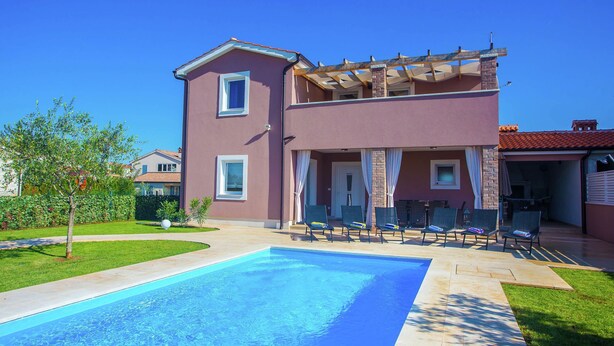 Unclassified image, 1 of 25, button - Elegant Villa With Swimming Pool in Kaštelir (Kastelir-Labinci)