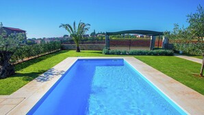 Unclassified image, 2 of 25, button - Elegant Villa With Swimming Pool in Kaštelir (Kastelir-Labinci)