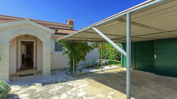 Exterior - Quaint Villa in Žbandaj With Outdoor Pool (Porec)