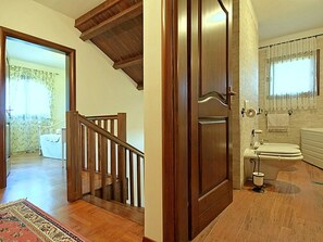 4 bedrooms, individually furnished, bed sheets
