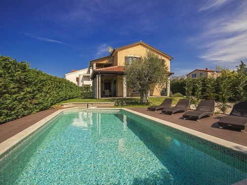 Modern Holiday Home With Swimming Pool, Near Lanterna Beach