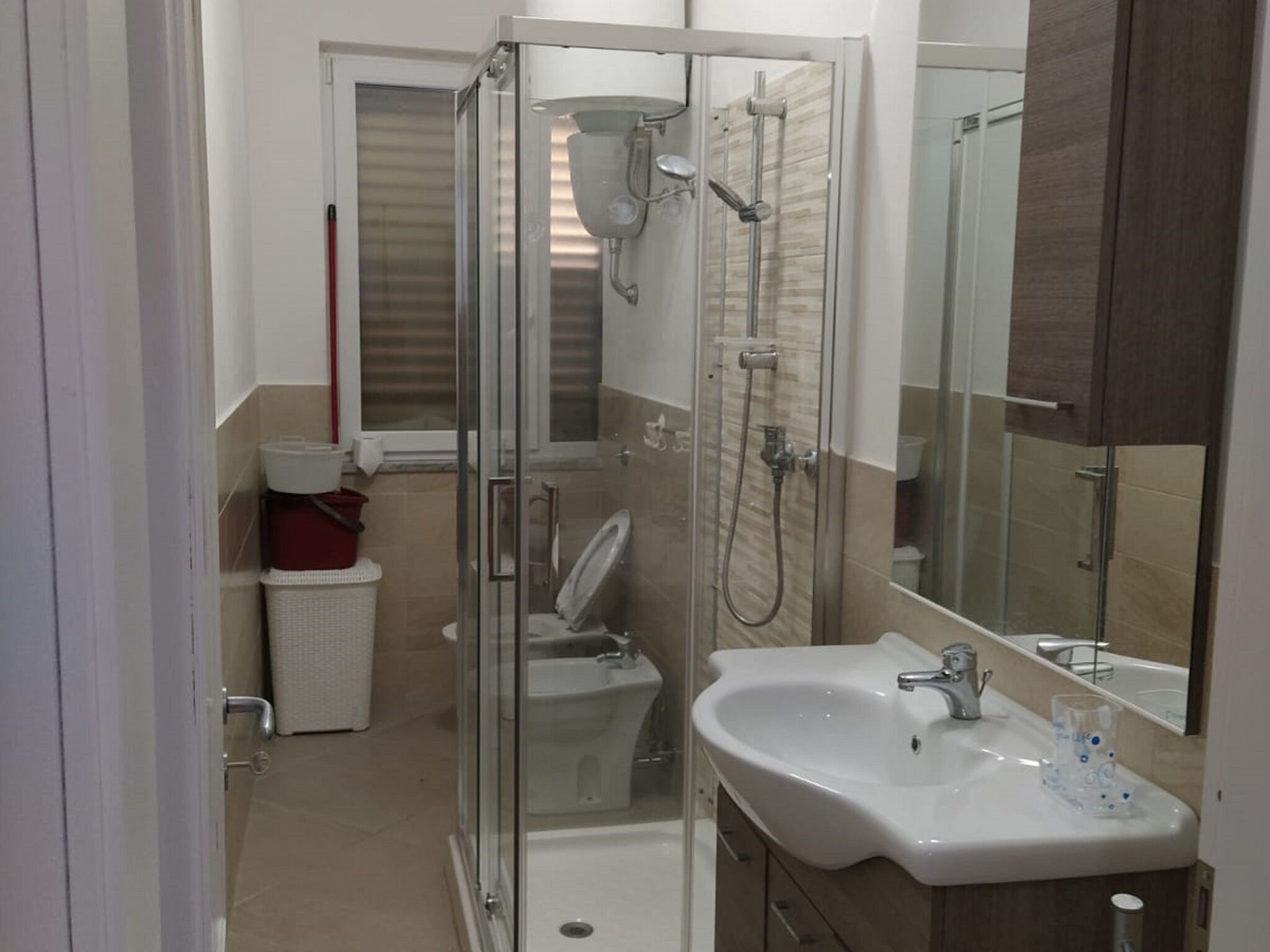 Shower dan handuk