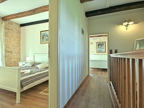 3 bedrooms, bed sheets