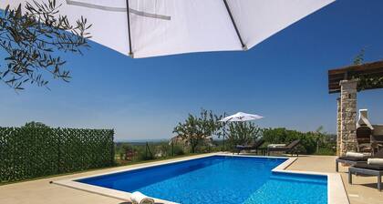 Charming Villa in Visnjan Istria With Swimming Pool