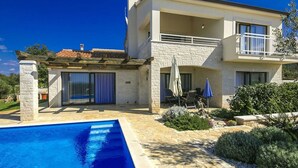 Exterior - Sea View Villa in Višnjan With Swimming Pool (Visnjan)