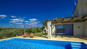 Outdoor pool - Sea View Villa in Višnjan With Swimming Pool (Visnjan)