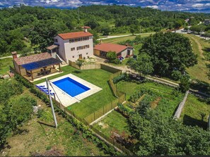 Exterior - Beautiful Holiday Home, in the Green Inland, 20 Minutes Drive to the Coast (Buje)