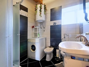 Shower, towels