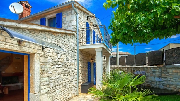 Exterior - Attractive Holiday Home in Višnjan With Private Pool (Visnjan)