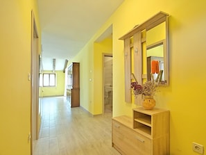 Room - With Private Swimming Pool, Large Garden and Summer Kitchen Near the Beach (Visnjan)