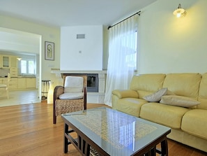 Fireplace, DVD player